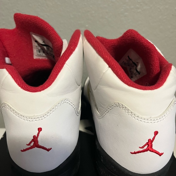Jordan 5 Retro: Size 3 - White/Fire Red-Black - Picture 3 of 3
